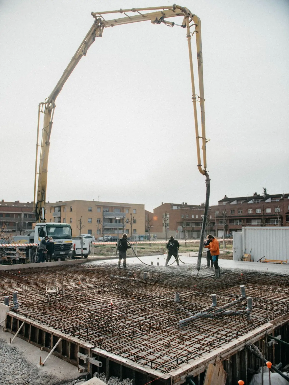 Llosa de formigó armada amb bomba de formigó